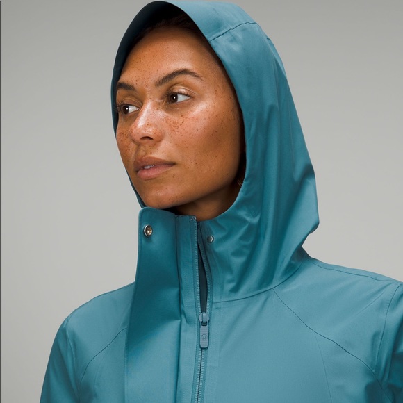 ⭐️HOST PICK⭐️ Lululemon Rain Rebel Jacket - Blue - Picture 4 of 7